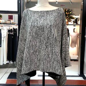 DKNYC Black &‎ White Boucle Poncho Size XS